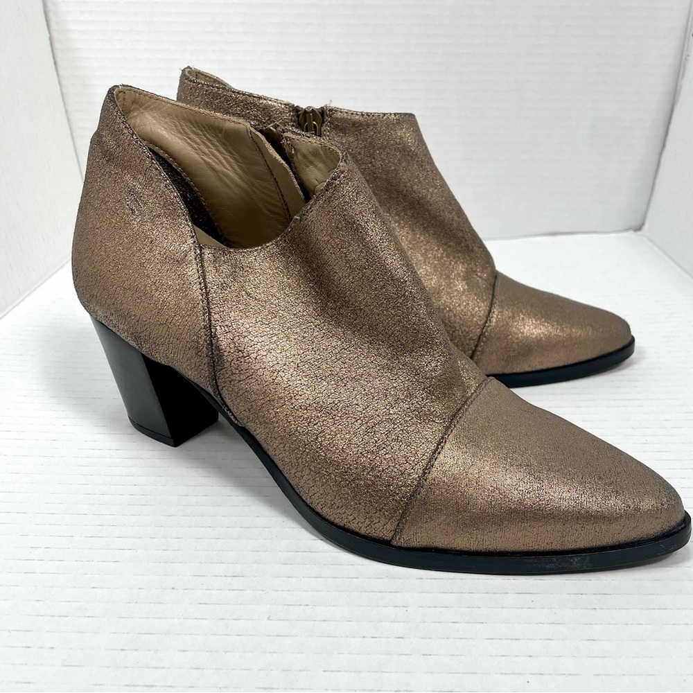 Italeau Bronze Gold Marisa Waterproof Ankle Block Heel Bootie Size 38.5